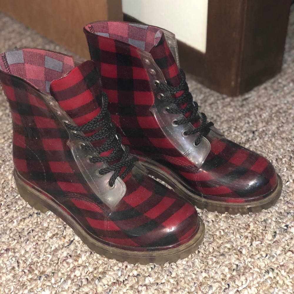 Dirty Laundry Rubber Boots